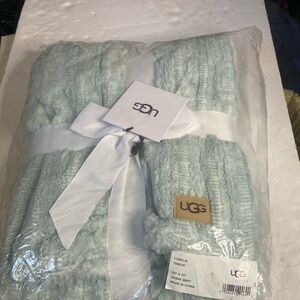 UGG loralei throw blanket